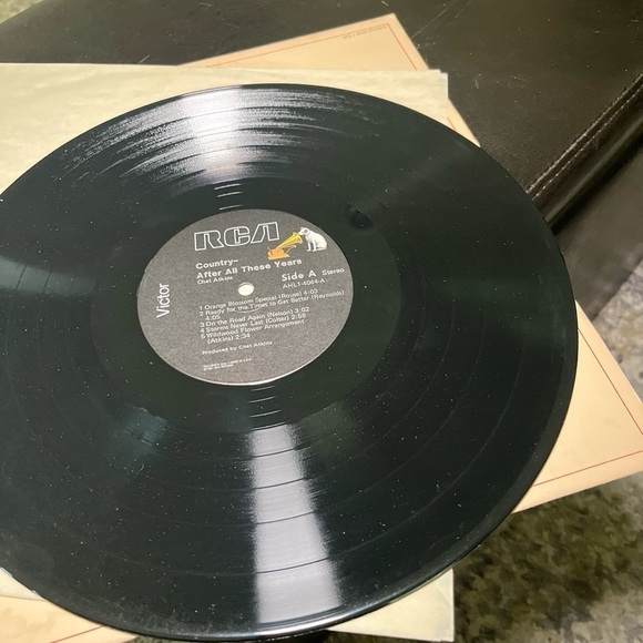 Chet Atkins- After All of These Years-  vintage vinyl record from 1981 - Picture 6 of 9